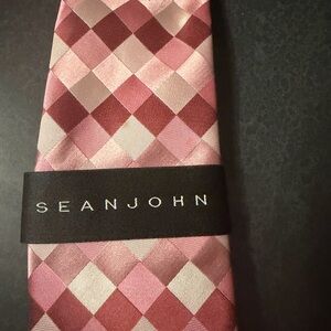 Sean John Red and Pink Diamond Pattern Tie